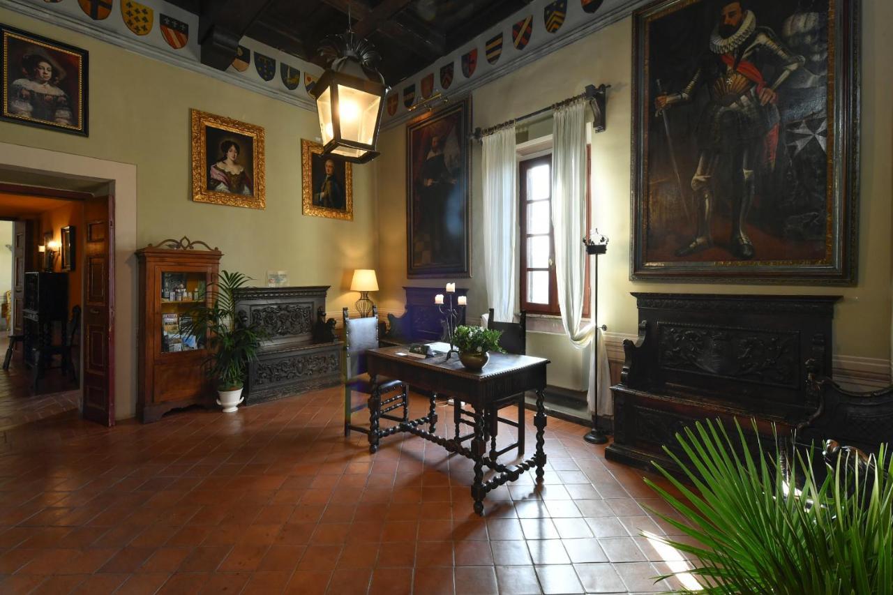 Отель Castello Costaguti Roccalvecce Экстерьер фото