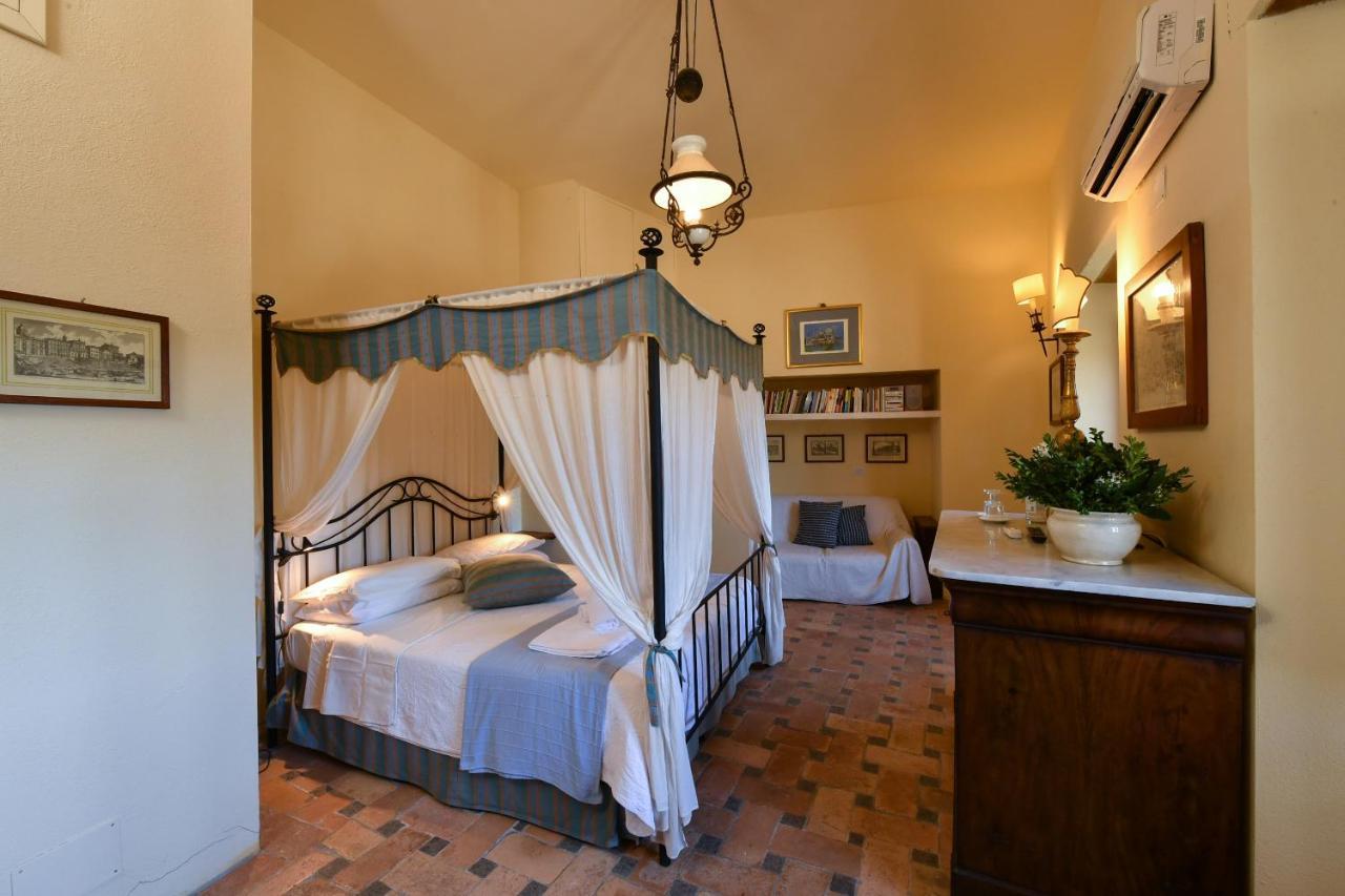 Отель Castello Costaguti Roccalvecce Экстерьер фото