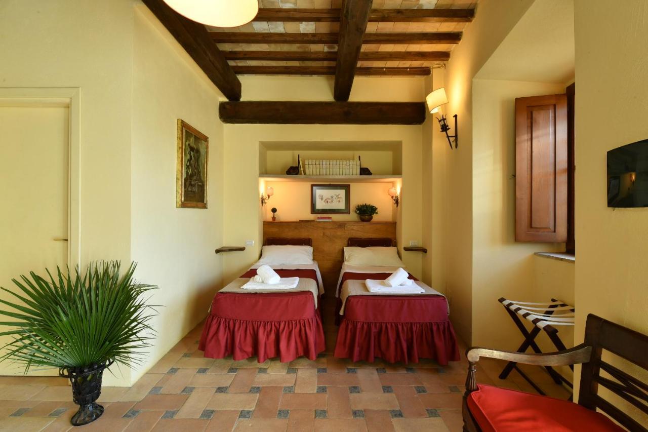 Отель Castello Costaguti Roccalvecce Экстерьер фото